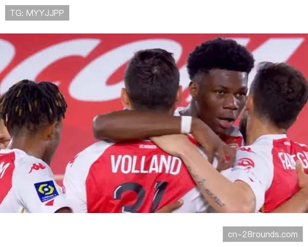 特写：一所巴黎郊区的青训营，小球员们正在游戏中学习区域与盯人防守的基本沟通原则